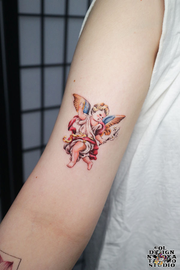 名古屋　タトゥー　女性